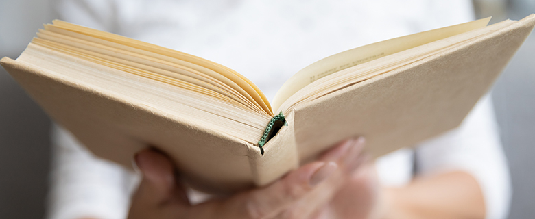 لقاء مع مؤلفتي كتاب "أخصائي المعلومات ٣٦٠: اليقظة الذهنية والذكاء العاطفي والتفكير النقدي في مكان العمل" لقاء مع مؤلفتي كتاب "أخصائي المعلومات ٣٦٠: اليقظة الذهنية والذكاء العاطفي والتفكير النقدي في مكان العمل"