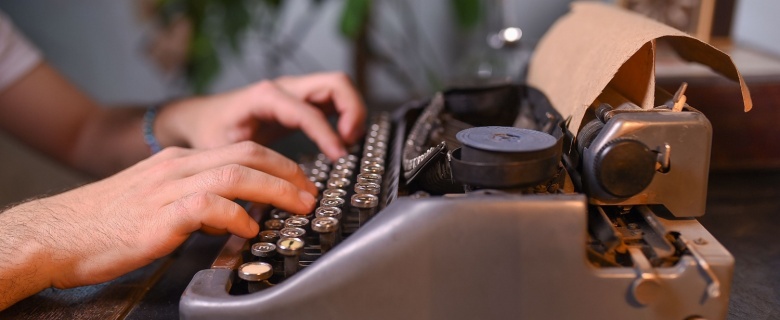 اكتب لتُلهم: الكتابة عن الحزن مع سام ميكنغز